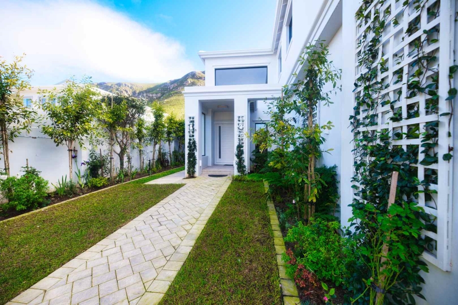 6 Bedroom Property for Sale in Hermanus Heights Western Cape